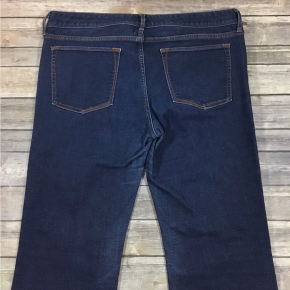 Banana Republic Women's Boot Cut Dark Wash Denim - Picture 4 of 6